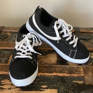 OT Revolution Men's Low Top Lace-Up Skate Shoes, Sneakers - Black